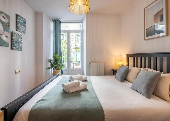 Legazpi, Amplio, Moderno Y Centrico Daire